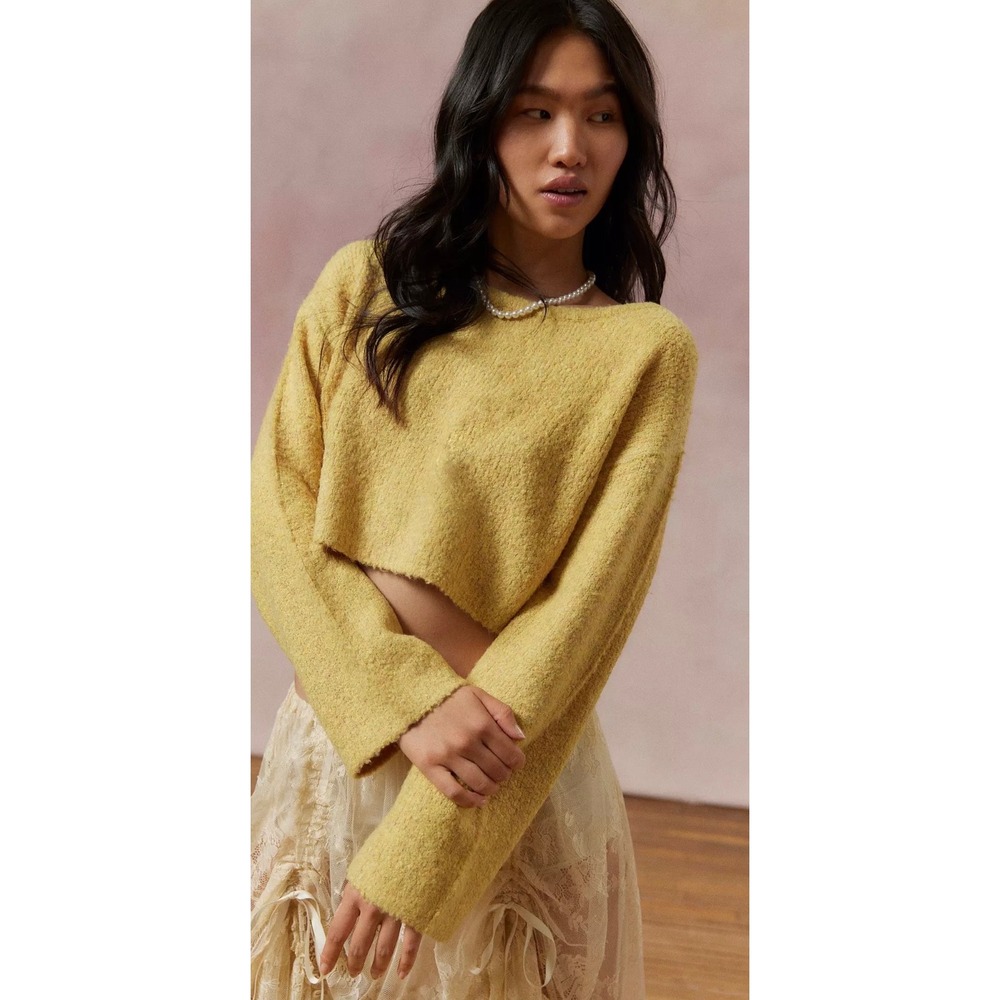 Kimchi Blue Urban Outfitters Mustard Yellow Boucle Cropped Sweater Size Medium